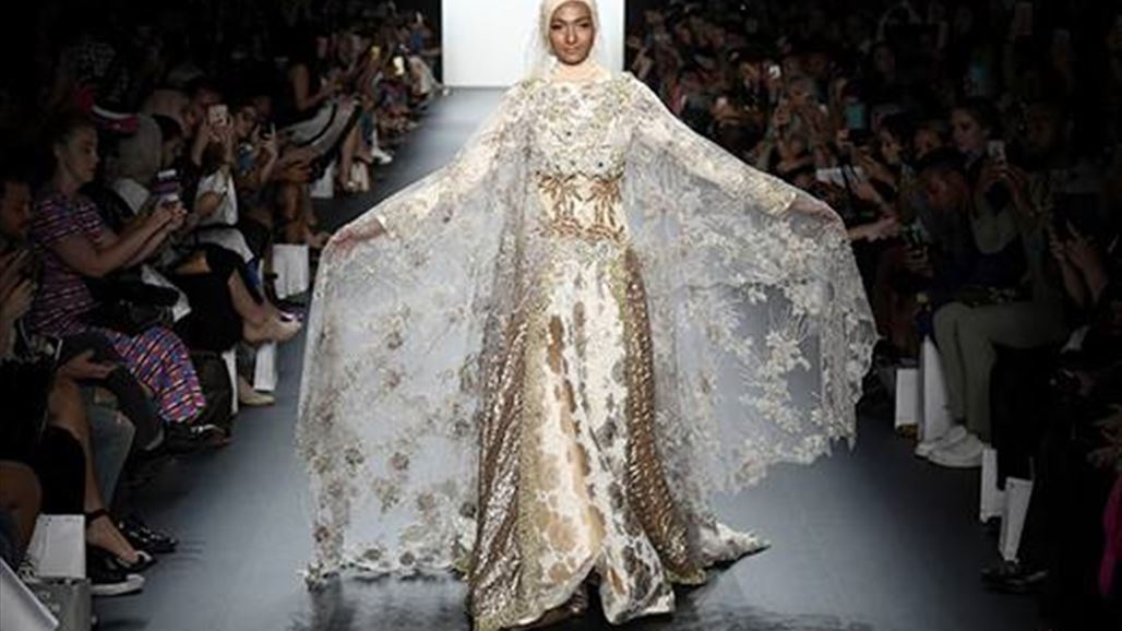بالصّور: مصمّمة مسلمة تقلب المقاييس بأسبوع الموضة في نيويورك!