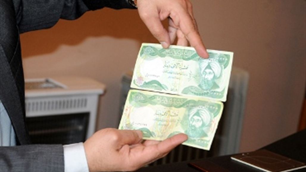 قوة من استخبارات البصرة تلقي القبض على متهمين بتداول عملة مزورة