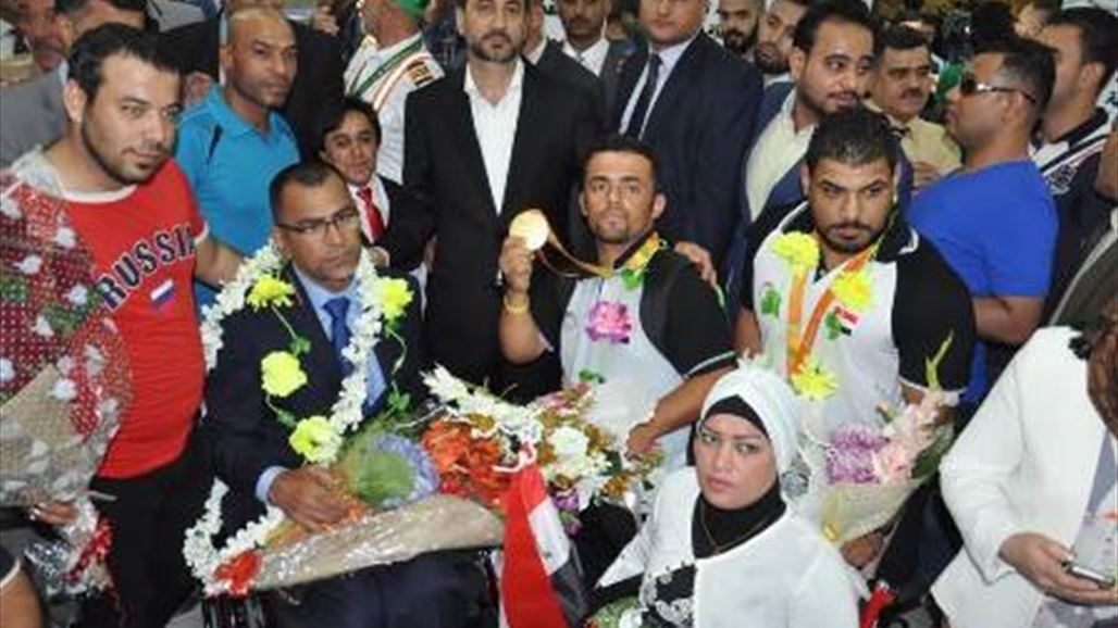 بالصور: متحدو الإعاقة يزينون صدر العراق بأوسمة التفوق