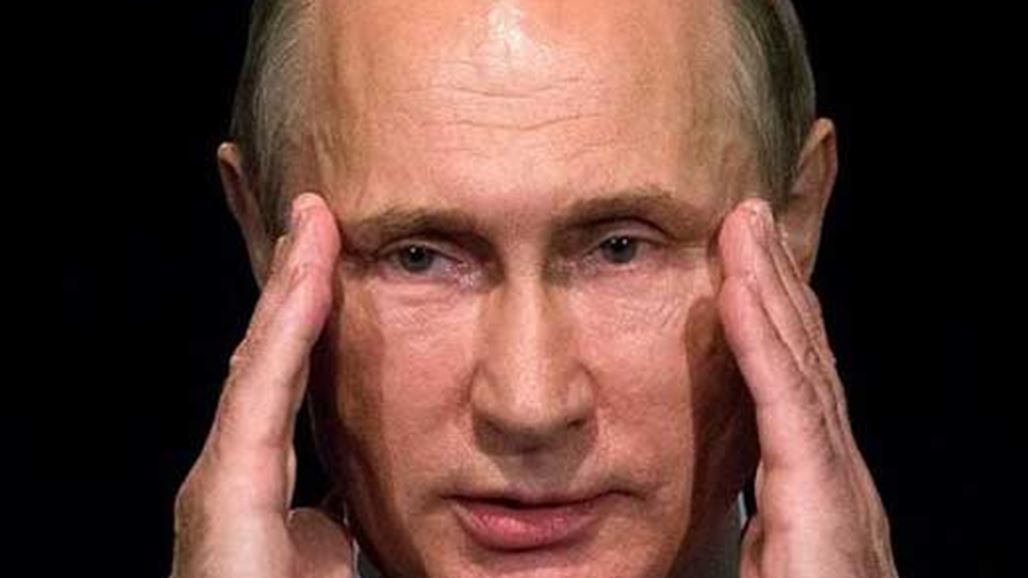 خاتم في إصبع امرأة جميلة قد يفضح حياة بوتين السرية