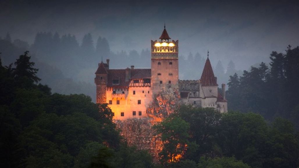 السماح لشخصين بقضاء ليلة في تابوتين بقلعة دراكولا