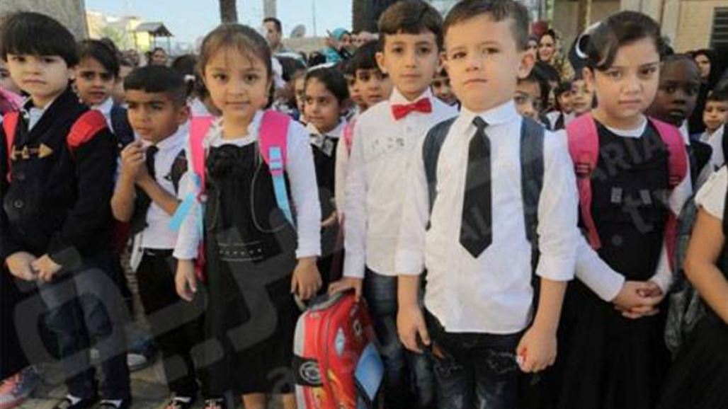 مخازن خاوية وحلول عاجزة .. الكتب المدرسية "أزمة غير مسبوقة"