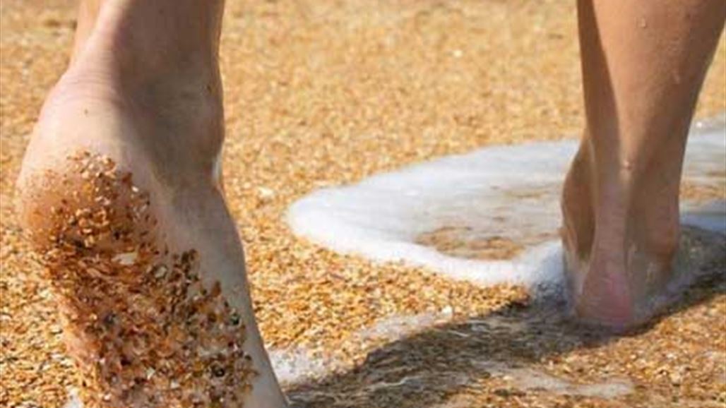 هل من الأفضل أن تمشي حافياً؟