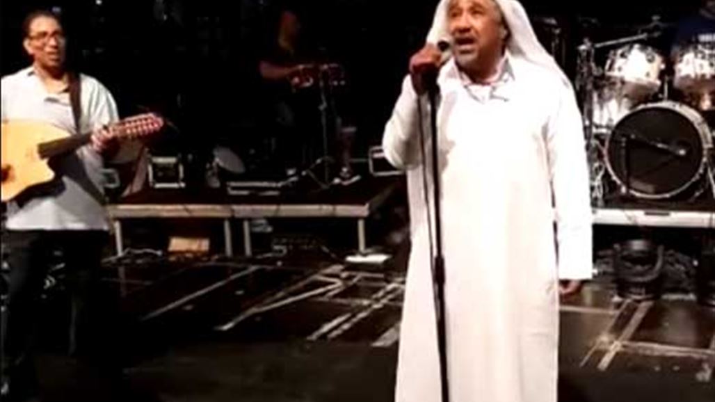  الشاب خالد يثير الجدل والسبب اللباس الخليجي