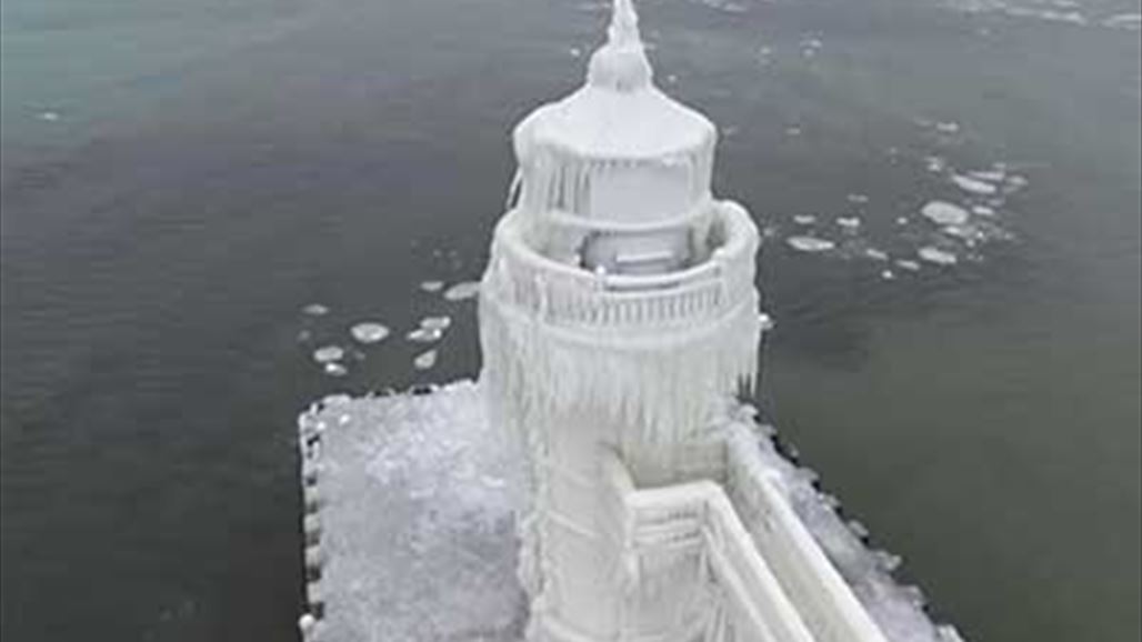 بالفيديو: تحفة فنية من الجليد تبهر الناظرين إليها