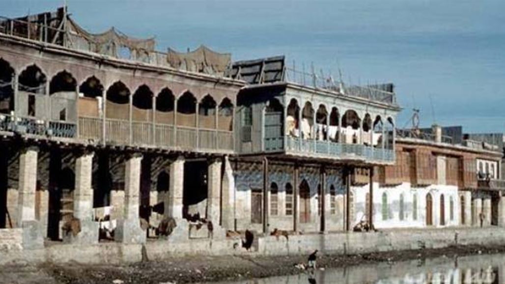 بالصور .. شاب يعيد أمجاد "بيغ بن" البصرة وقصر أمير المحمرة