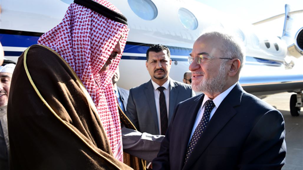 الجعفري يستقبل وزير الخارجية الكويتي في مطار بغداد