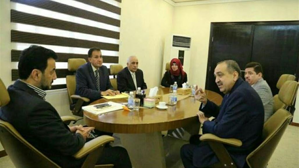 عبطان يخصص مبلغاً مالياً لإعادة تأهيل أرضية قاعة الشعب لكرة السلة