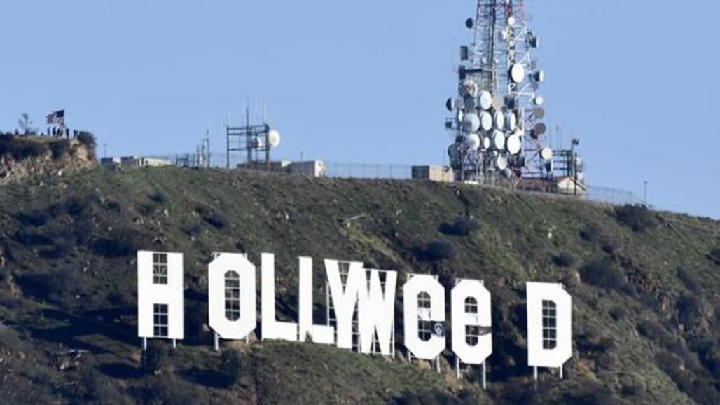 مجهول يغير حروف هوليوود الشهيرة الى كلمة تمجد الماريوانا