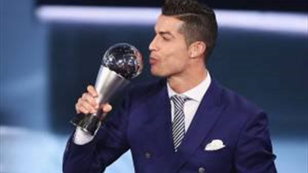 رونالدو يحصل على لقب افضل لاعب في العالم لعام 2016