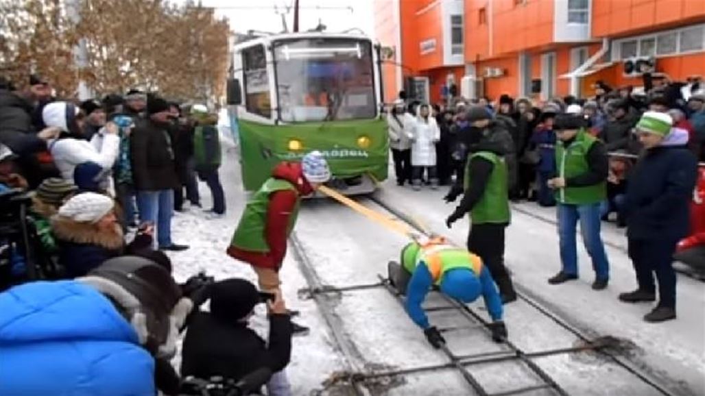 رياضية روسية تحرك 24 طنا وتسجل رقما قياسيا جديدا