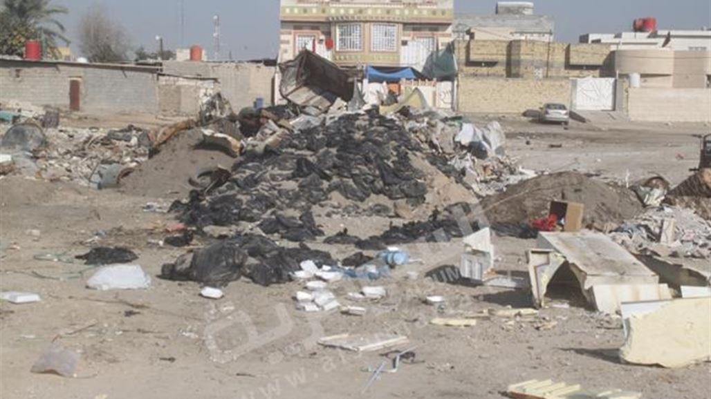 بصريون يتظاهرون احتجاجاً على وجود محطة نفايات وأنقاض وسط منطقتهم السكنية