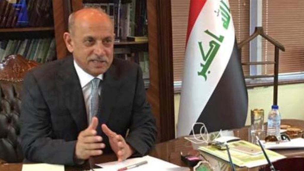 وزير النقل يعلن توزيع سندات قطع أراضٍ لموظفي الموانئ بالبصرة