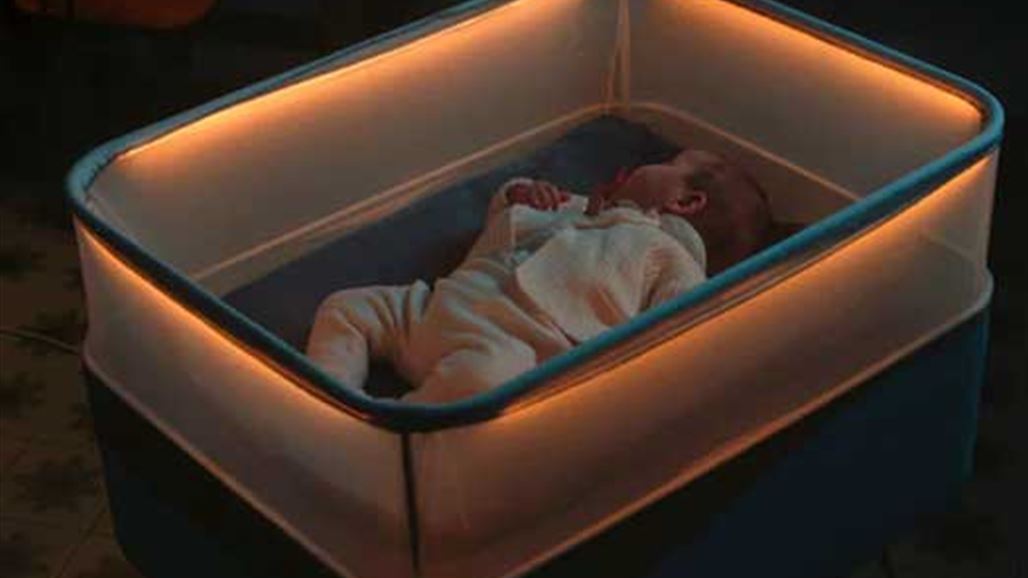 سرير  للأطفال ينقلهم بلحظات الى السيارة!