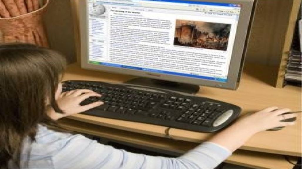 دراسة علمية حديثة: القراءة على الشاشات تقلل الفهم