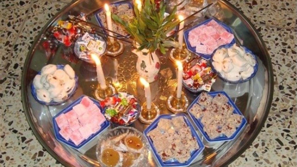 "زكريا" يجمع البغداديين في تقليد متوارث خفت وهجته