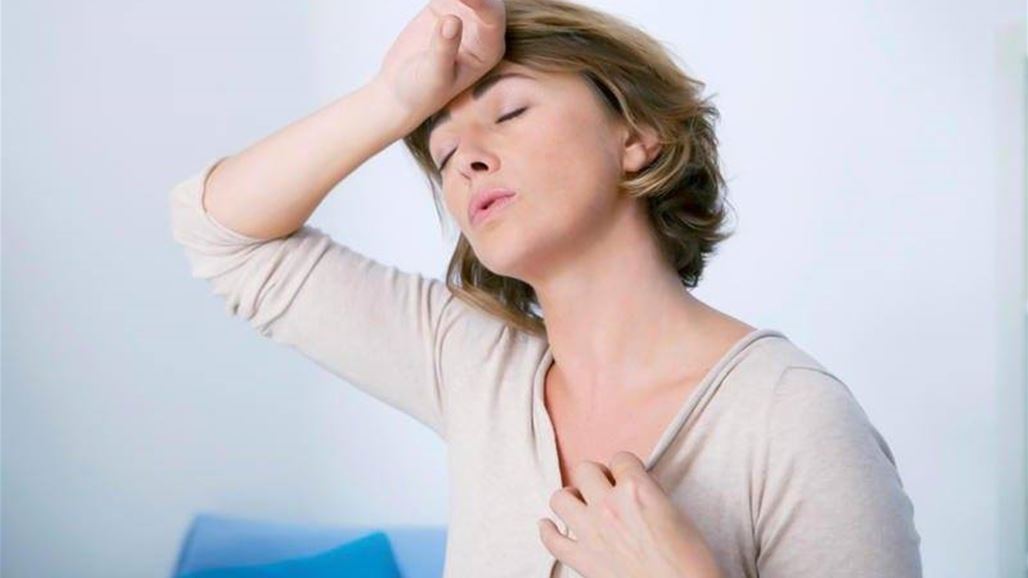 إن كنت تشعرين بهبّات ساخنة فعليك استشارة الطبيب فوراً!