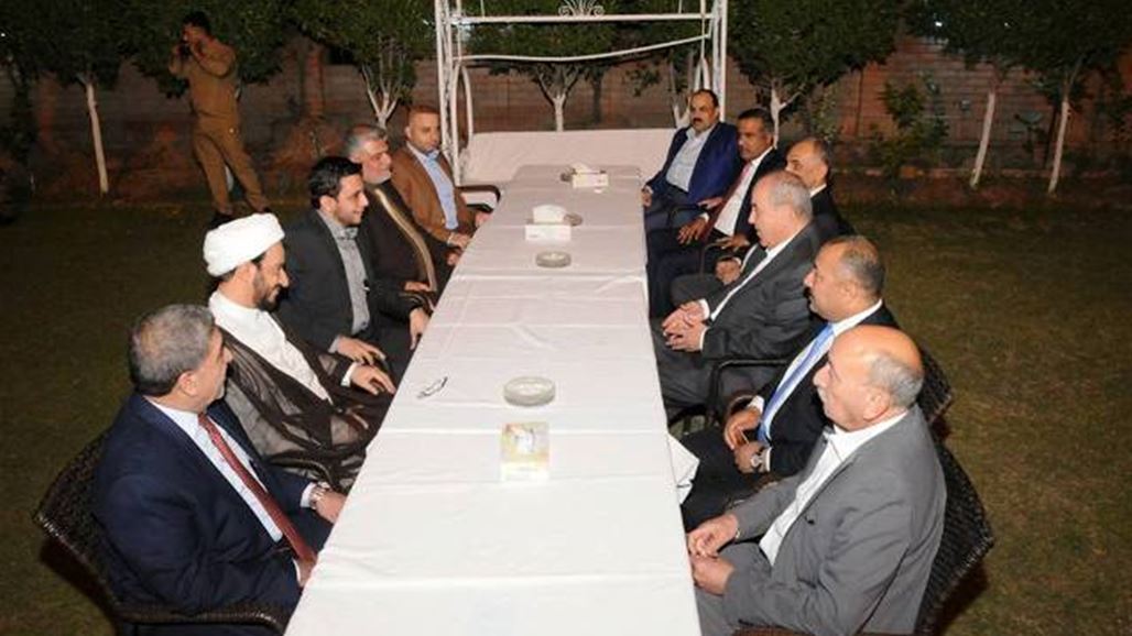 علاوي يتسلم رسالة من الصدر تتضمن وثيقتين