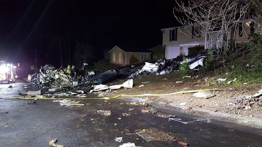 إصابة ثمانية أشخاص بتصادم بين طائرة وشاحنة في مطار لوس أنجلوس