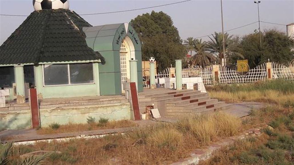 بالصور..قبر عمو بابا تحيط به الأدغال ويعاني الإهمال