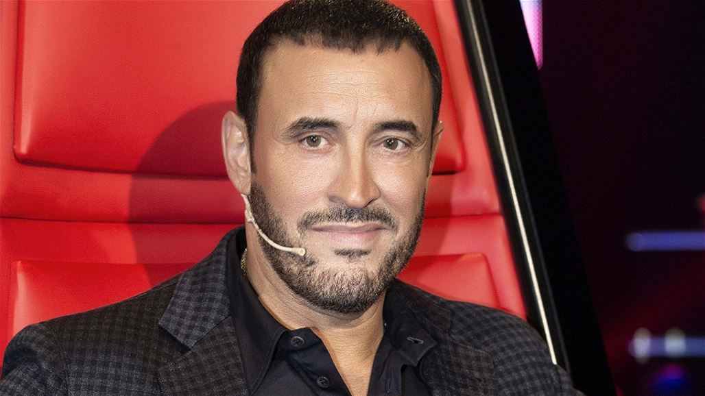 موجة انتقادات لكاظم الساهر بعد ظهوره في إعلان لشركة "فاسدة ومحتالة"