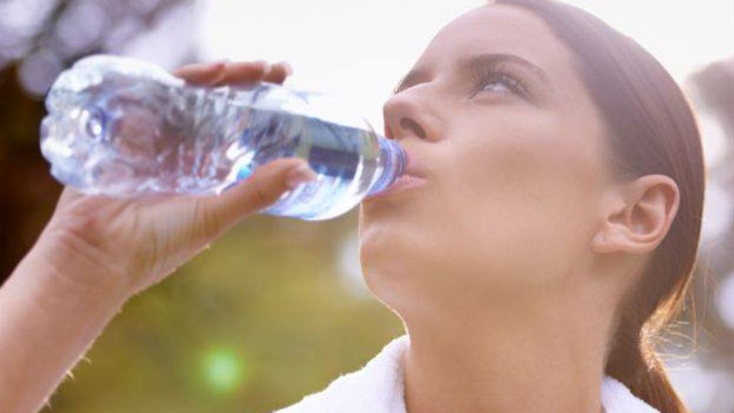 لهذا السّبب احذروا استخدام قوارير الماء البلاستيكية لأكثر من مرة!