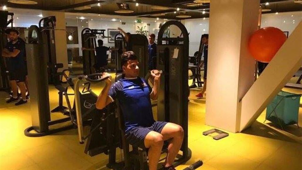بالصورة.. الأولمبي يصل السعودية ويجري مرانا خفيفا قبل تصفيات آسيا
