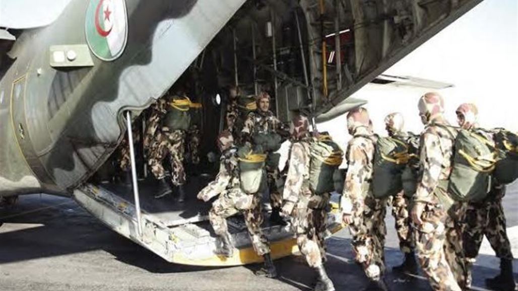 القوات الجزائرية تنفذ مناورات بالذخيرة الحية على الحدود مع المغرب