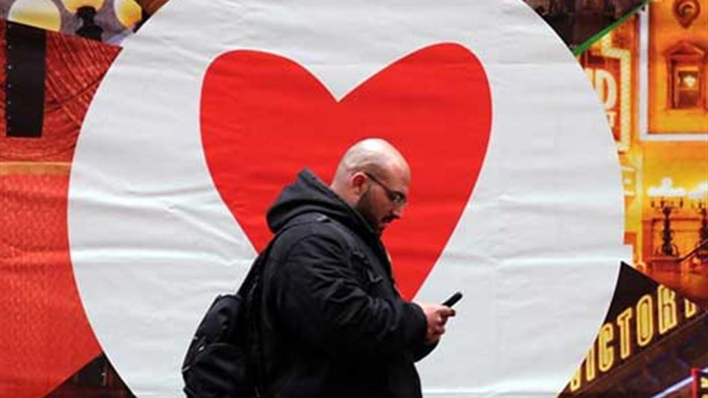 مدينة تفرض غرامة مالية على المارة...والسبب الهواتف الذكية!