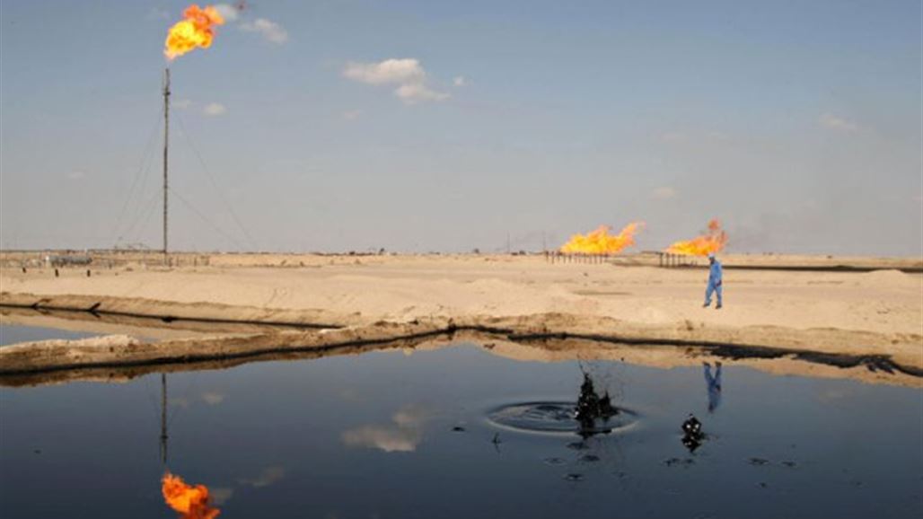 مسلحون يغلقون خط أنابيب أكبر حقول النفط في ليبيا