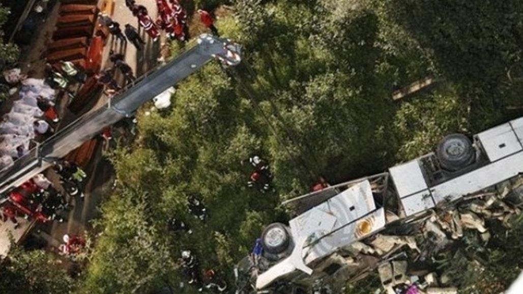 حافلة تهوي بمنحدر عميق وتودي بخمسة سياح في تركيا
