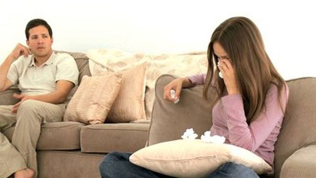 بالصّدفة... اكتشفت خيانة زوجها في تقرير تلفزيوني!