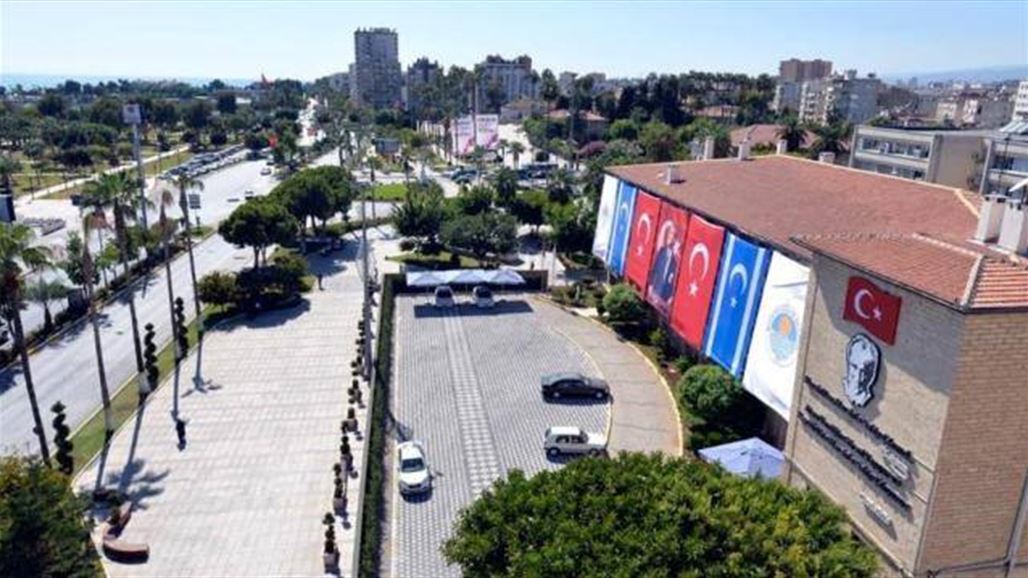بلدية تركية ترفع علم تركمان العراق احتجاجا على استفتاء كردستان