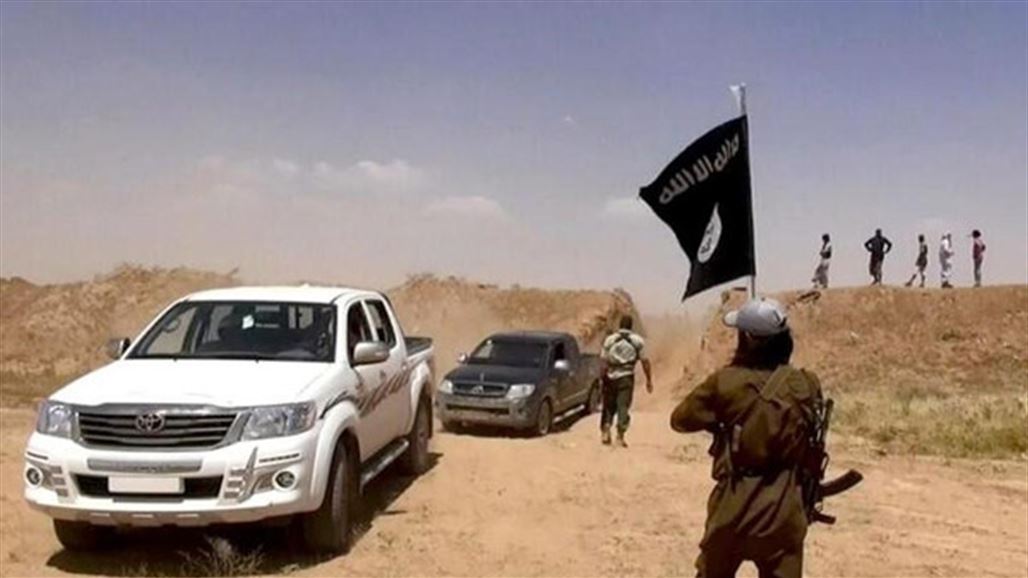 "داعش" يبدأ بنقل عناصر ومعداته من القائم الى صحراء الأنبار