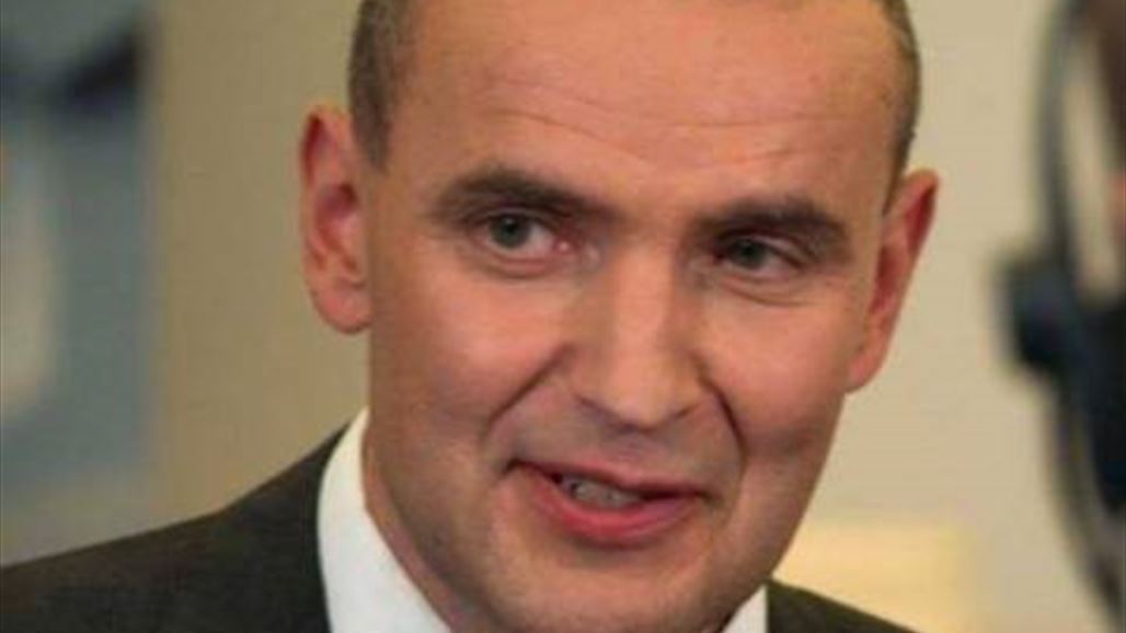 رئيس دولة يكسر أنفه ويفقد وعيه أثناء حمام ساخن