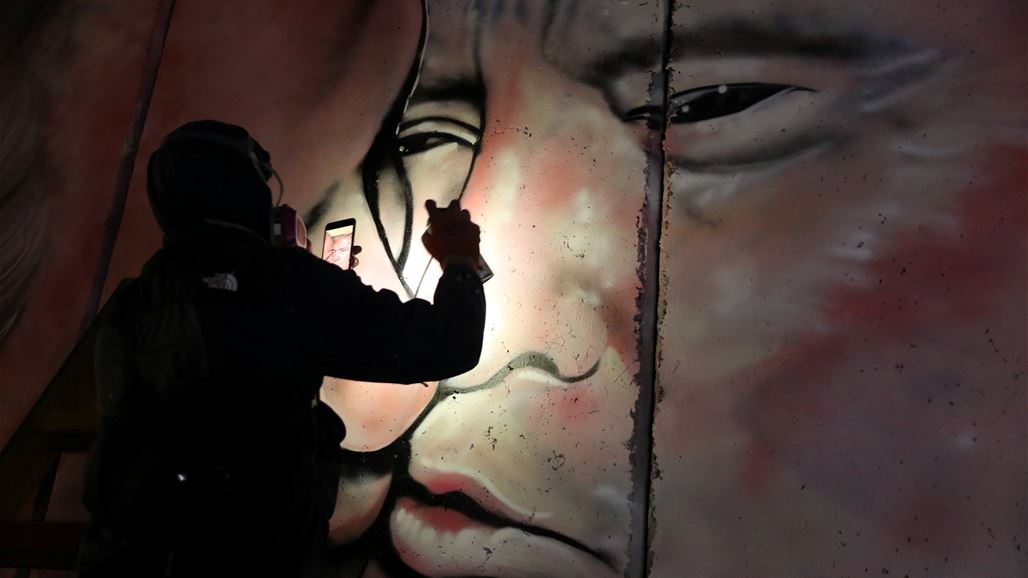 قبلة بين ترامب ونتنياهو على الجدار العازل الإسرائيلي