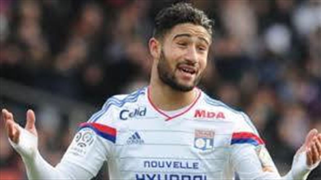 نادي ليون يمنع برشلونة من التعاقد مع فقير ويتمسك بخدماته