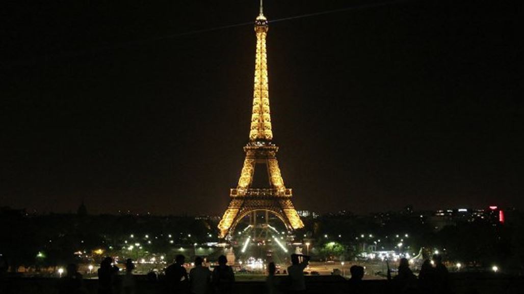 برج إيفل يتضامن مع مصر