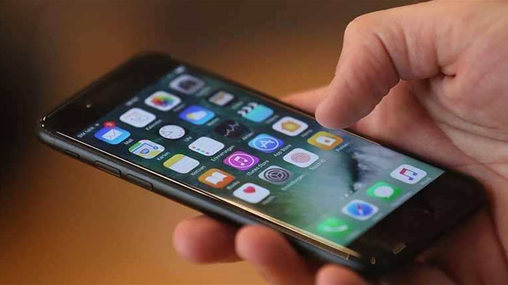 "إنتل" تهدد جميع أجهزة أبل