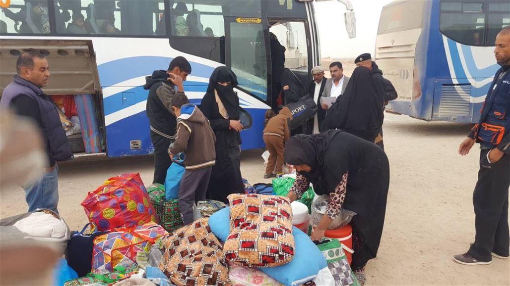 مسؤول انباري يعلن إعادة 154 اسرة نازحة الى القائم