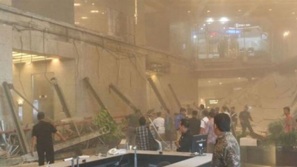 إصابة عشرة أشخاص بانهيار طابق في بورصة إندونيسيا