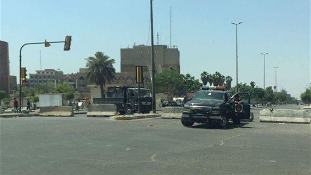 القوات الامنية تباشر بقطع بعض الطرق والجسور المؤدية الى ساحة التحرير ببغداد