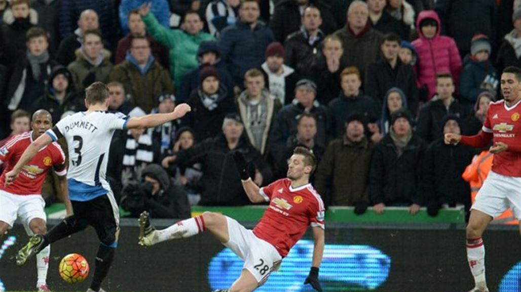 نيوكاسل يفجر المفاجأة ويهزم مانشستر يونايتد