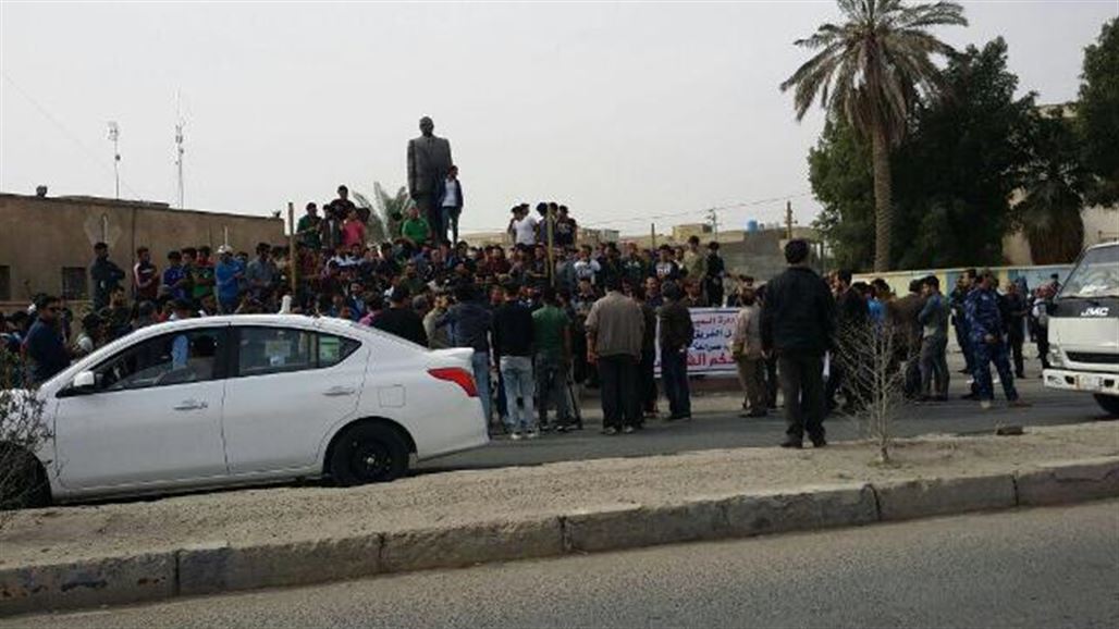 العشرات من جماهير السفانة يتظاهرون للمطالبة بحل الهيئة الادارية للنادي
