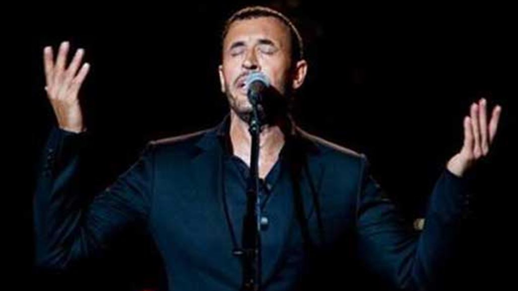 في ليلة عيد الحب هذا ما فعلته &quot;مهووسة&quot; بالقيصر كاظم الساهر!