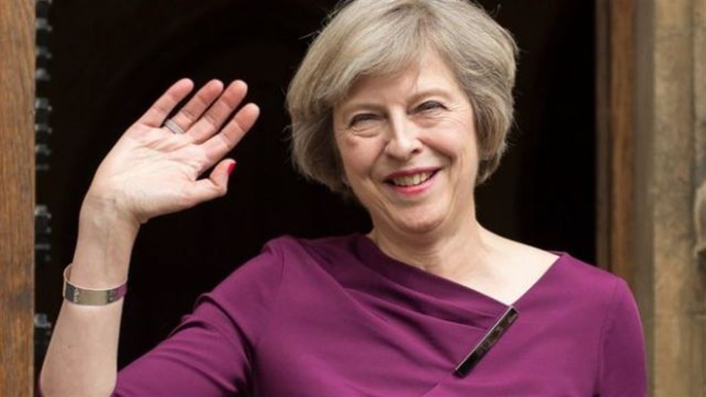 بالصور.. رئيسة وزراء بريطانيا ترتدي الحجاب