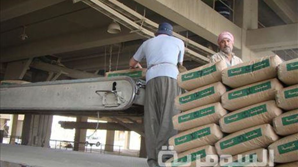 الصناعة تجهز الشركات النفطية باسمنت آبار النفط بعد انتاجه لاول مرة