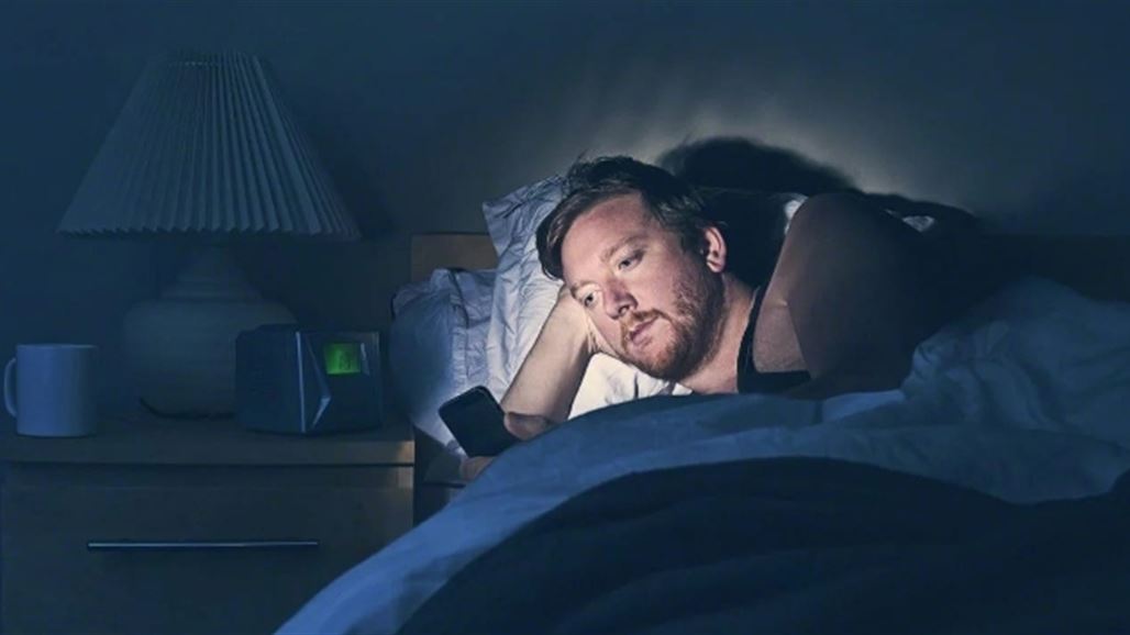 كبار اطباء بريطانيا يدعون الاهالي لإطفاء الأجهزة الإلكترونية خلال الليل