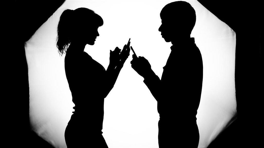 4 مخاطر لمراقبة حبيبك السابق عبر السوشيال ميديا