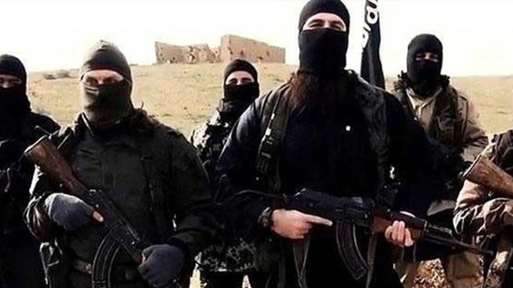 بالصور.. قارب "داعش" الأسود في ساحل ديالى